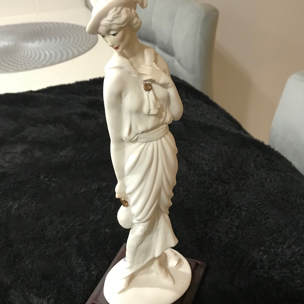 Giuseppe Armani “Lady With Handbag”